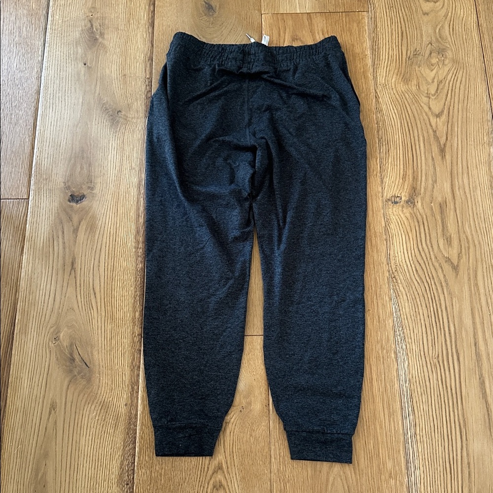 Vuori Performance Jogger Medium - Picture 6 of 6